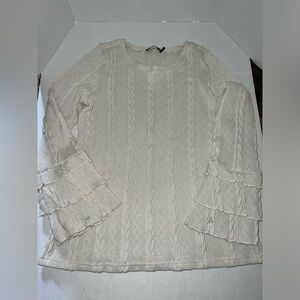 Doe & Rae Ruffle Tier Bell Sleeve Sweater Top Size Women’s Size Large Cream LNC